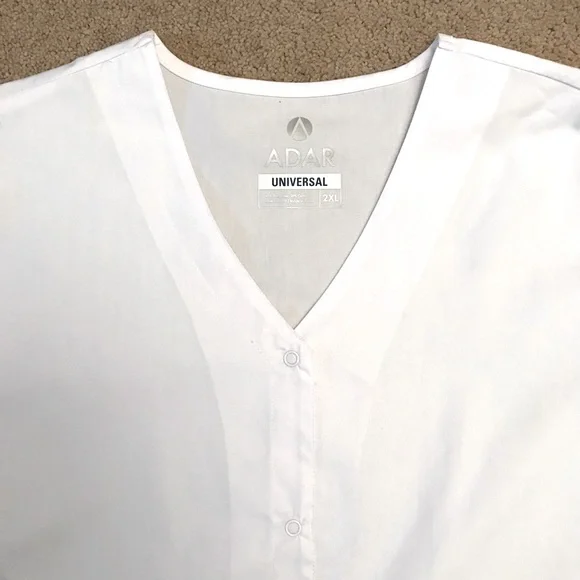 Adar Medical Scrubs Top NEW Plus Size 2XL White Short Sleeve Snap Button V Neck - Picture 2 of 7